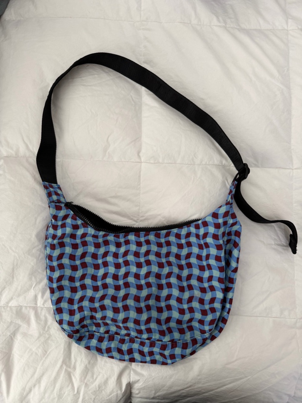 Baggu medium crescent wavy gingham blue